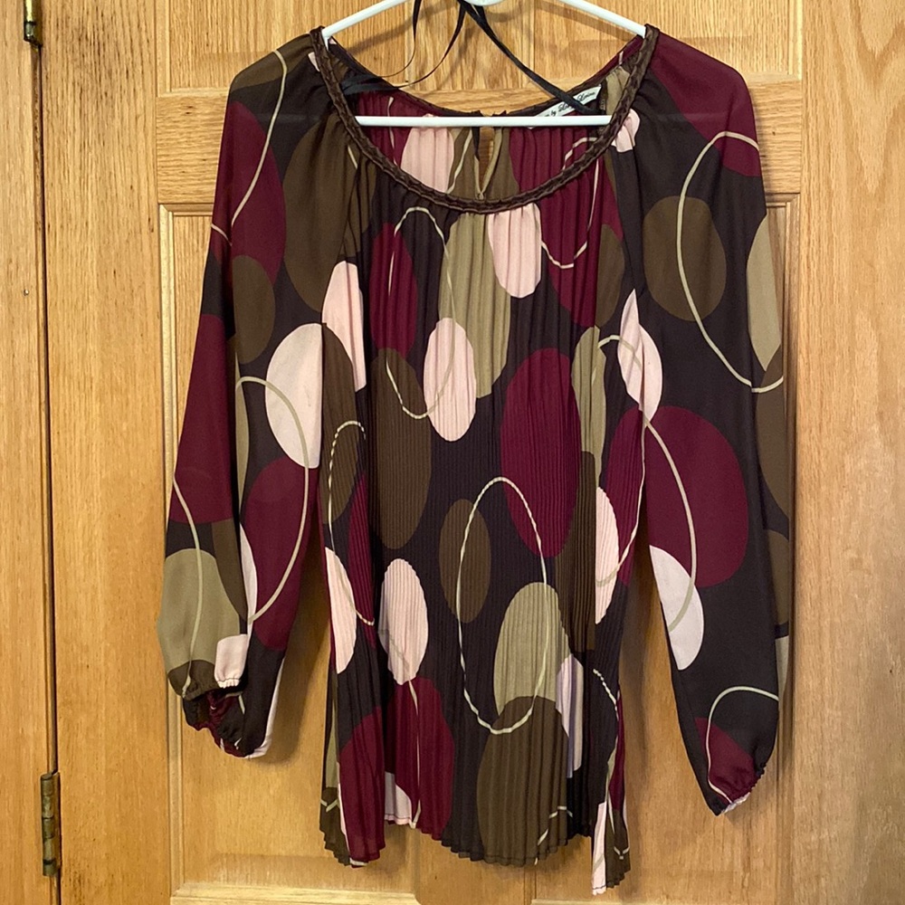 Larry Levine pleated blouse, full length sleeve braided ribbon neckline